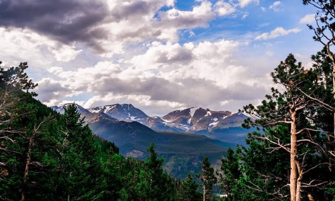 Loveland Casa | Cozy Mountain Retreat in Downtown With Hot Tub and Bikes