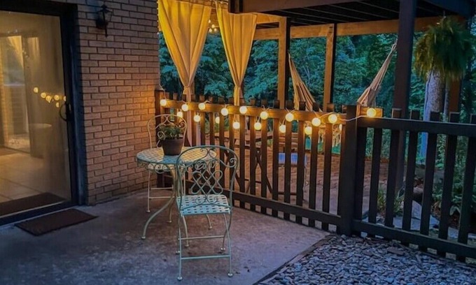 Hendersonville Apartamento | Cozy mountaintop retreat close to downtown. Pet friendly!