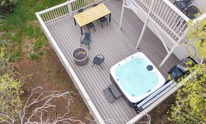 Midway Cabina | Cozy Mtn Cabin w/ Views, Hot Tub & Firepit, Shuffleboard + Ski/Bike Locker