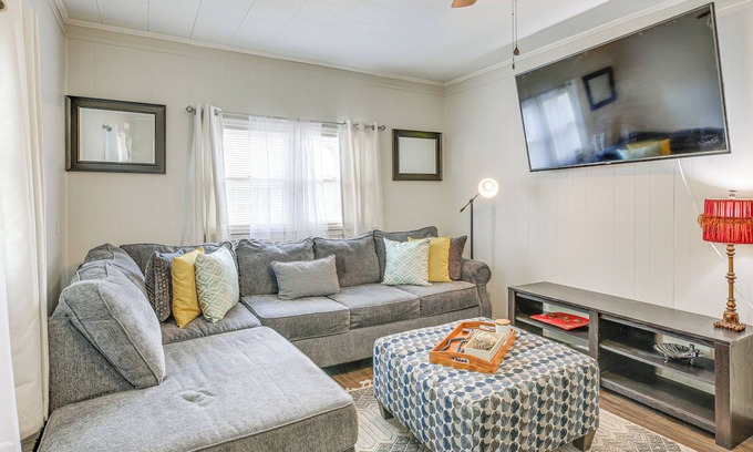 Mullins Casa | Cozy Mullins Retreat w/ Backyard & Covered Porch!