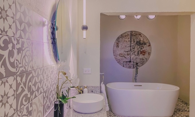 Puebla Apartamento | Cozy 1-bedroom suite in amazing Puebla with King size bed, WiFi and bathtub
