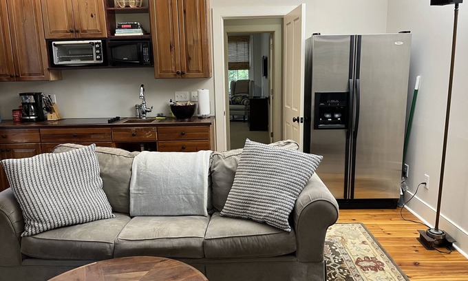 Charleston Apartamento | Cozy Natural Retreat with a Private Entrance