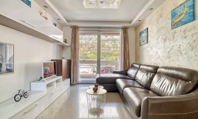 Kotor Apartamento | Cozy Nest Apartment- Central and Seaboard with Elevator