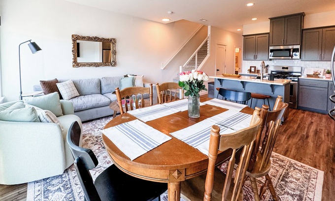 South Gateway Casa | Cozy New Townhome in South Salem with King Beds, Game Room, Vintage Vibes