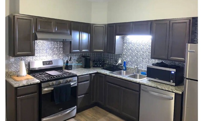 South Side Slopes Casa | Cozy Newly Renovated 3-Story Home.