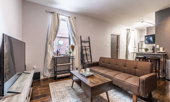 South Side Flats Apartamento | ⁂ Cozy Nook off Carson - Free Parking & Private Entry ⁂