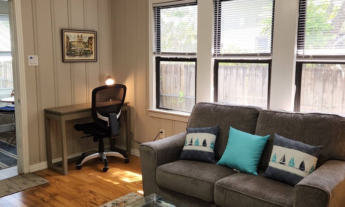 Carrollwood Apartamento | Cozy Oak House 1-bedroom Apt in amazing Tampa. Max 2 adults+ 25 Yrs old