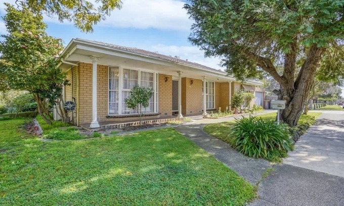 Oakleigh South Casa | Cozy Oakleigh South Family Home Next to Playground