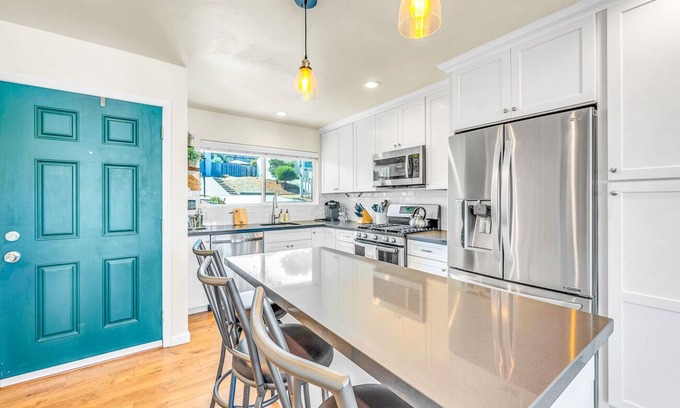 Del Rey Oaks Casa | Cozy Oaks - A Coastal Getaway With Idyllic Scenery!
