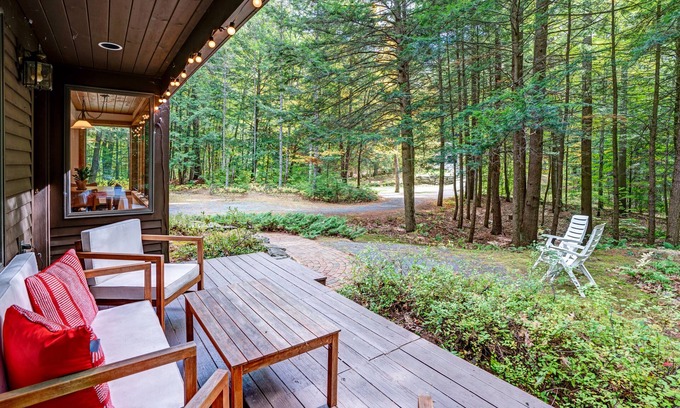 Quechee Casa | Cozy Oasis! 3bd/2ba Quechee Cottage