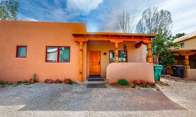 Taos Casa | Cozy Oasis Near Taos Plaza w/ Private Backyard & Grill - Drive to Ski Valley