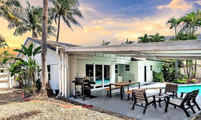 South Corals Casa | Cozy Oasis Pool Oakland Park