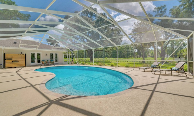Ocala Casa | Cozy Ocala Retreat w/ Pool, Screened Lanai!