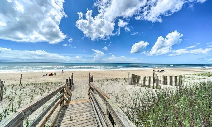 Emerald Isle Cabaña | Cozy Ocean Front Cottage!