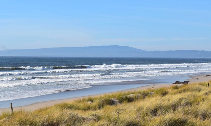 Pajaro Dunes Condominio | Cosy, Ocean Front Condo NUEVO Pickleball Courts