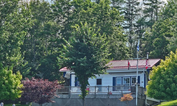 Heckmans Island Cabina | Cozy Ocean Front Cottage
