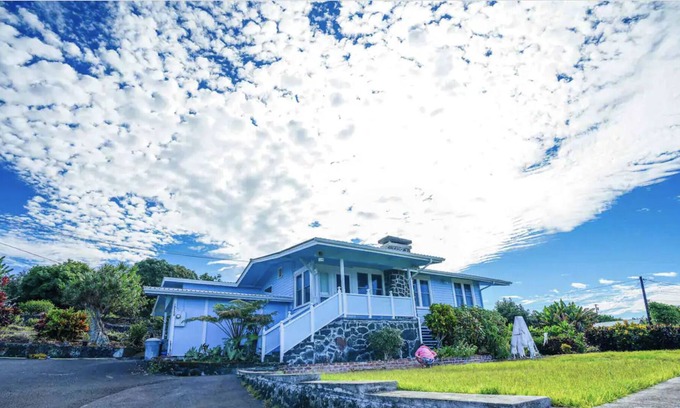 Honalo Casa | Cozy Oceanview House on 1 acre Orchard