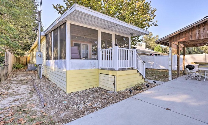Steinhatchee Casa | Cozy Off-Duty Retreat, 1 Block From River!