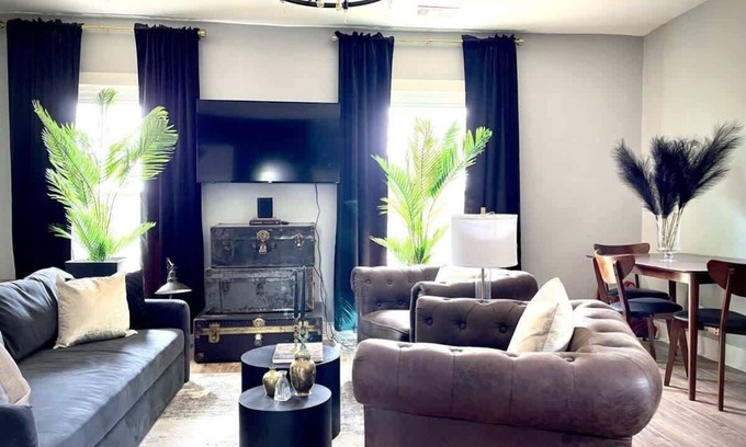 Evanston Apartamento | Cozy Old Chicago Style Retreat in Evanston
