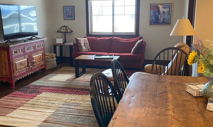 Bozeman Apartamento | Cozy one-bedroom apartment centrally located in Valley West