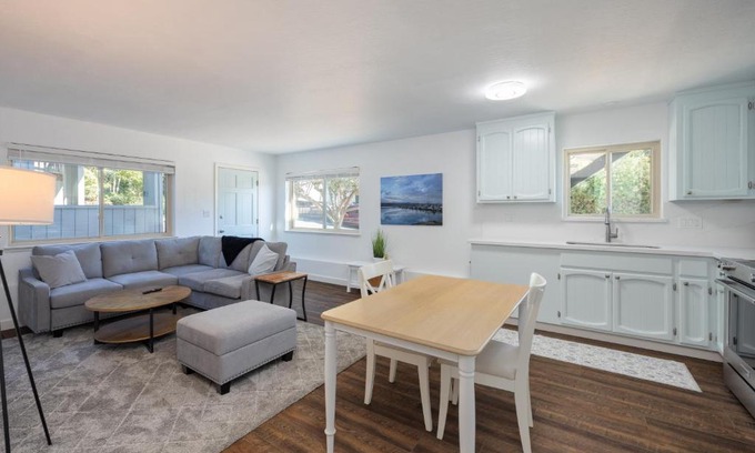 El Granada Apartamento | Cozy One-Bedroom Coastal Retreat - Walk to Beach