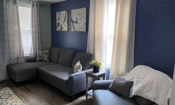 Adrian Casa | Cozy One Bedroom House
