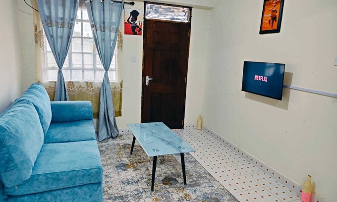 Nanyuki Apartamento | Cozy one bedroom unit close to Chicken inn, pizza inn & 5mins to Nanyuki town
