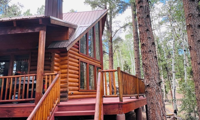 Mammoth Creek Cabina | Cozy Panguitch Lake Cabin Hot Tub Nestled in the Pines