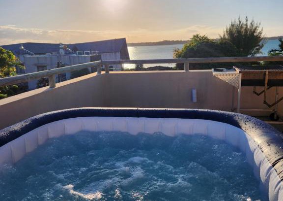 Calodyne Casa | Cozy pavillon with private jacuzzi on rooftop terrace - Jolly's Rock