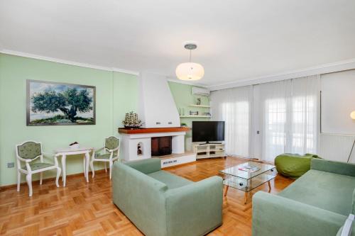 Kalamaria Apartamento | Cozy Penthouse