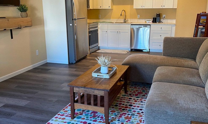 Columbia City Casa | Cozy, pet friendly, 2 bedroom suite in S. Seattle