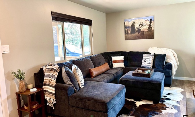 Happy Jack Cabina | Cozy Pet Friendly 2BR Cabin in the Pines, Happy Jack AZ