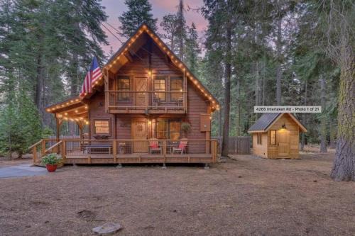 Tahoe Pines Casa | Cozy Pet-Friendly Cabin Private Hot Tub Fenced In Yard Book on Mobile for Promo Price