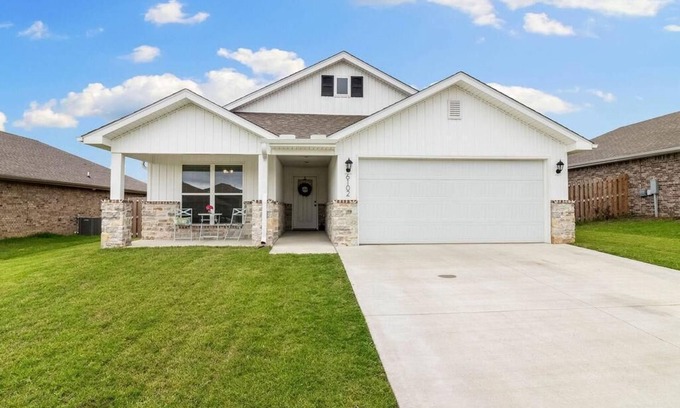 Highfill Casa | Cozy Pet-Friendly Hideout near XNA