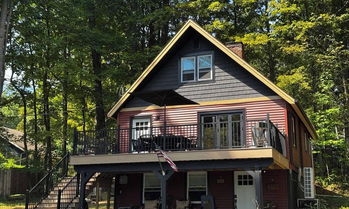 Lake George Casa | Cozy, pet friendly, newly renovated chalet home with beach & water views