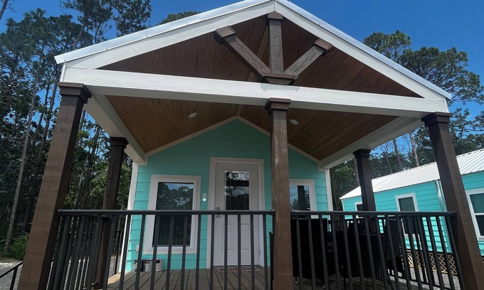 Steinhatchee Cabina | Cozy pet friendly 2-bedroom cabin in Steinhatchee, FL