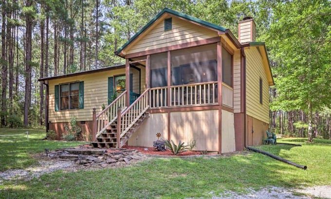 Pine Mountain Casa | Cozy Pine Mountain Cabin with Screened Porch and Yard!