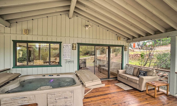 Pine Casa | Cozy Pine Retreat w/ Private Hot Tub & Views