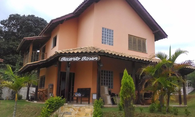 Piracaia Casa | Lugar acogedor con piscina y barbacoa.