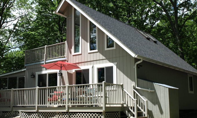 Bushkill Casa | Cozy Pocono Chalet with Ammenities