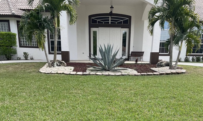Hunt Club Casa | Cozy pool house in Loxahatchee.