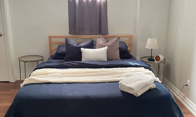 Brampton Apartamento | Cozy Priv. Bsmt 1 Bdrm 1 Bath apartment w/ parking