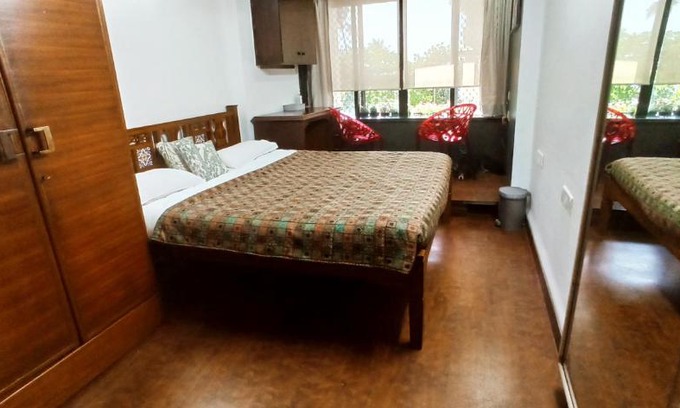 Ranwar Apartamento | THE Cozy Private Studio by the Sea @Bandstand Bandra W Mumbai -Best