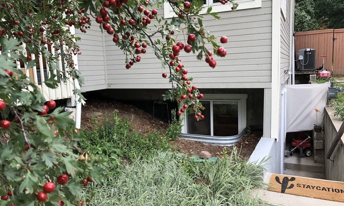 Newlands Casa | Acogedor apartamento privado en el sótano en el parque North Boulder