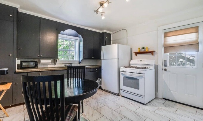 Freetown - Port Rico Apartamento | Lafayette at Your Doorstep, Private RM