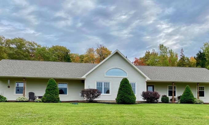 Miltonvale Park Casa | Cozy & Private Countryside home close to the City as well as beaches/attractions