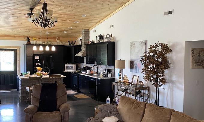 Lewisburg Casa | Cozy private country retreat