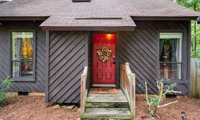 Bynum Casa | Cozy Private Duplex Tucked Away- 15 Min from UNC