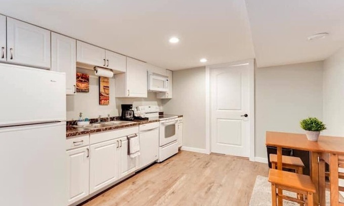 Roseville Casa | Cozy Private House W/Beautiful View of Lake Owasso!