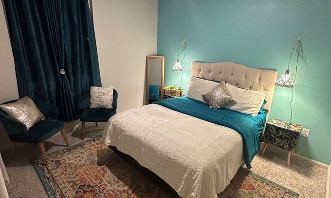 Hollister Condominio | Cozy & Private Retreat – Relax in Comfort!